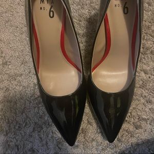 Black patent leather pump